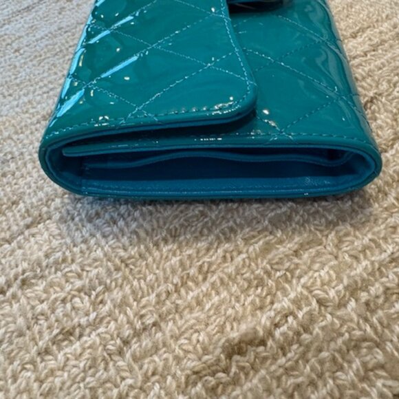 Chanel Wallet - Picture 5 of 16